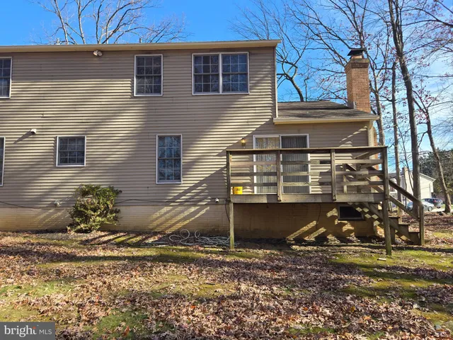 a view of park with tree