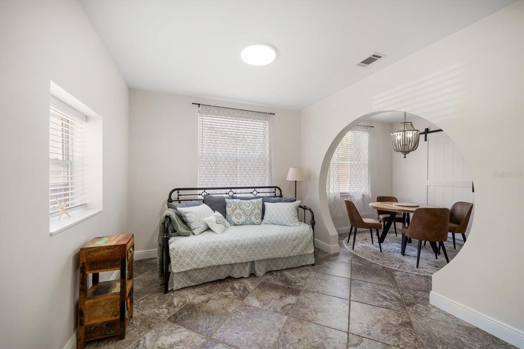 437 Lexington Street Dunedin, FL 34698 - Photo 7 of 27