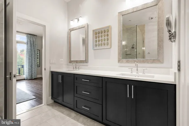 a picture of a bench in front of door