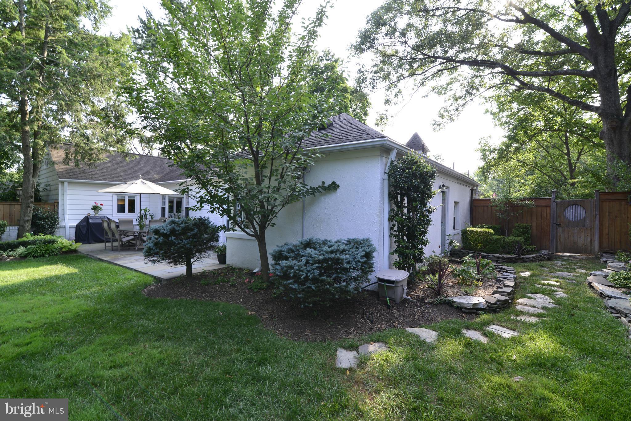 3913 Ridge Road Annandale, VA 22003 - Photo 23 of 29 Sideyard / Backyard