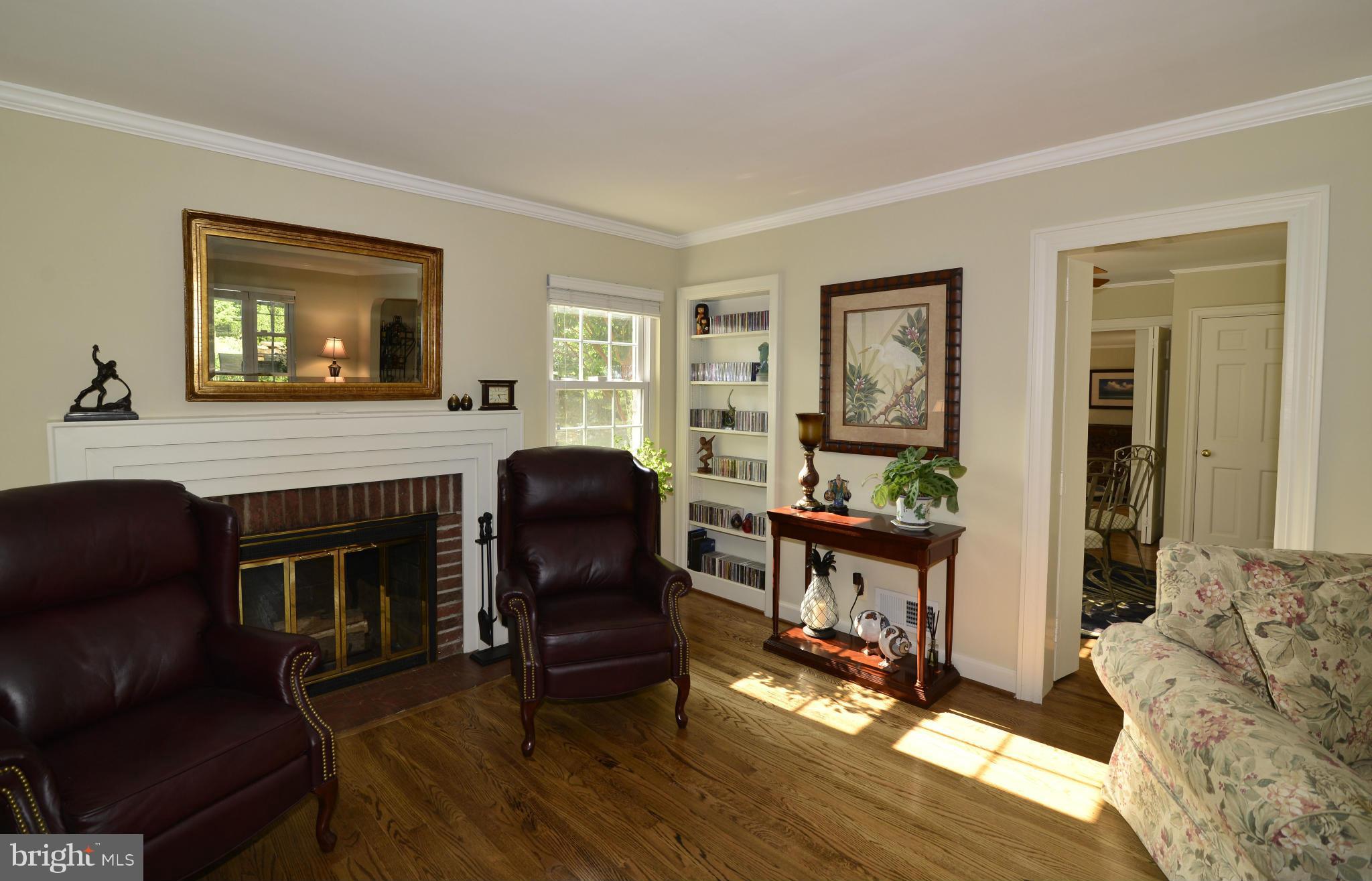 Great Room w/ FP