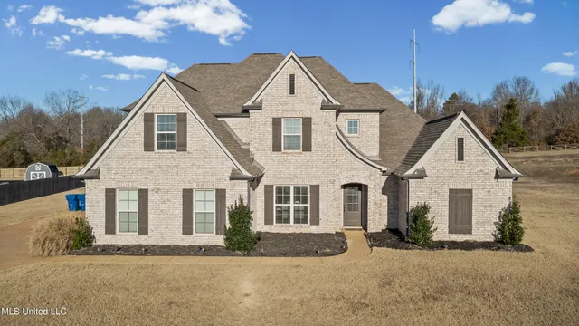 $460,000 | 8072 Williamson Drive, Olive Branch, MS 38654