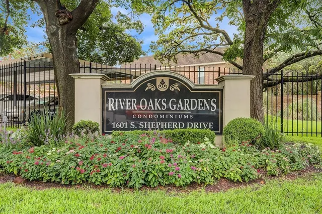 $1,600 | 1601 South Shepherd Drive, Unit 56, Houston, TX 77019