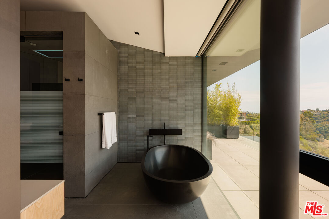 1853 Bel Air Road Los Angeles, CA 90077 - Photo 28 of 54