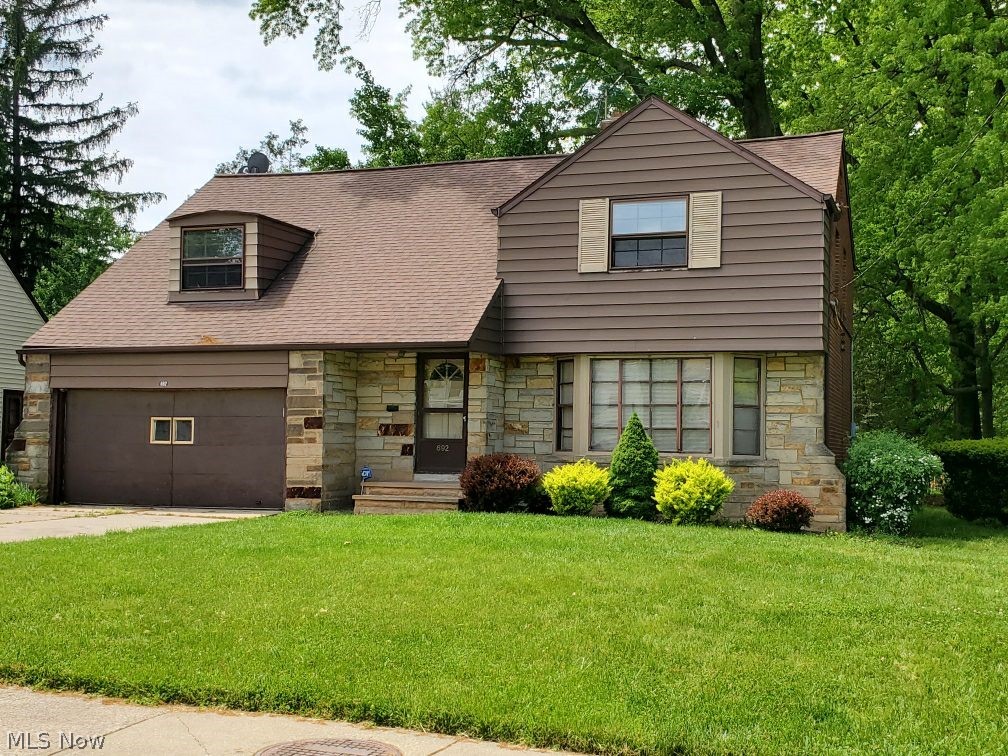 692 Quilliams Road Cleveland Heights, OH 44121 - Photo 1 of 24 Gallery Image 1