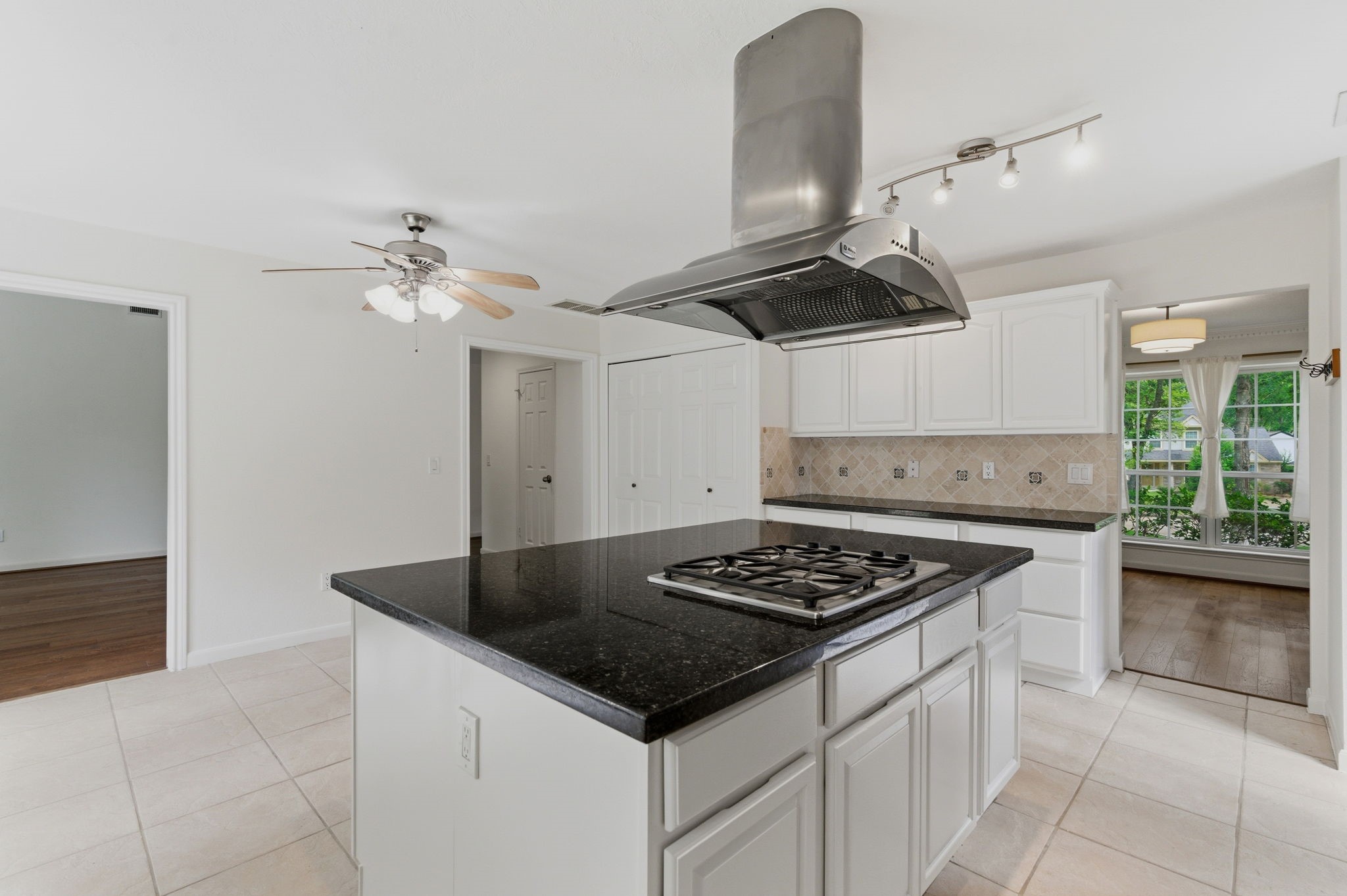 59 Fire Flicker Place Spring, TX 77381 - Photo 7 of 37