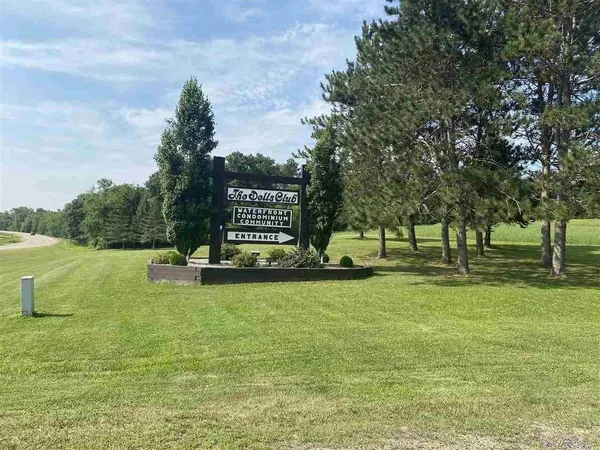 $107,000 | 5 Oak Trail, Wisconsin Dells, WI 53965