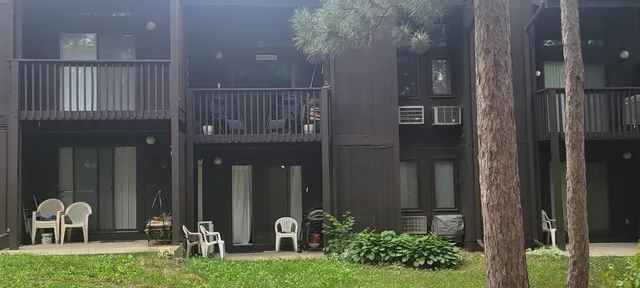 $107,000 | 5 Oak Trail, Wisconsin Dells, WI 53965