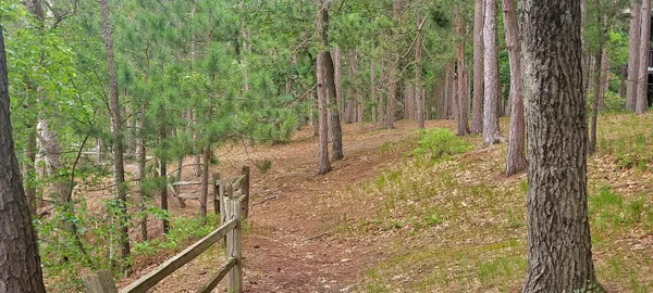 $107,000 | 5 Oak Trail, Wisconsin Dells, WI 53965