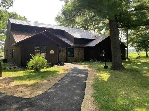 $107,000 | 5 Oak Trail, Wisconsin Dells, WI 53965