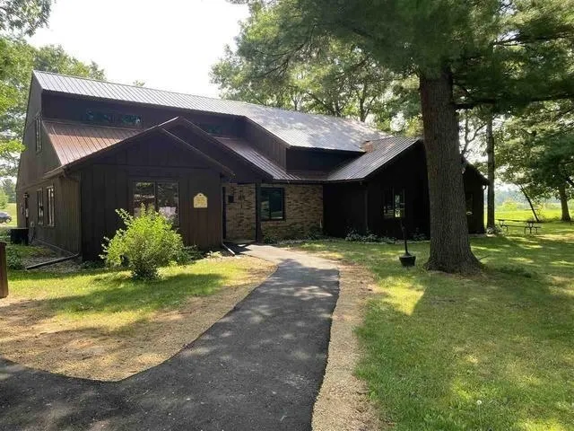 $107,000 | 5 Oak Trail, Wisconsin Dells, WI 53965