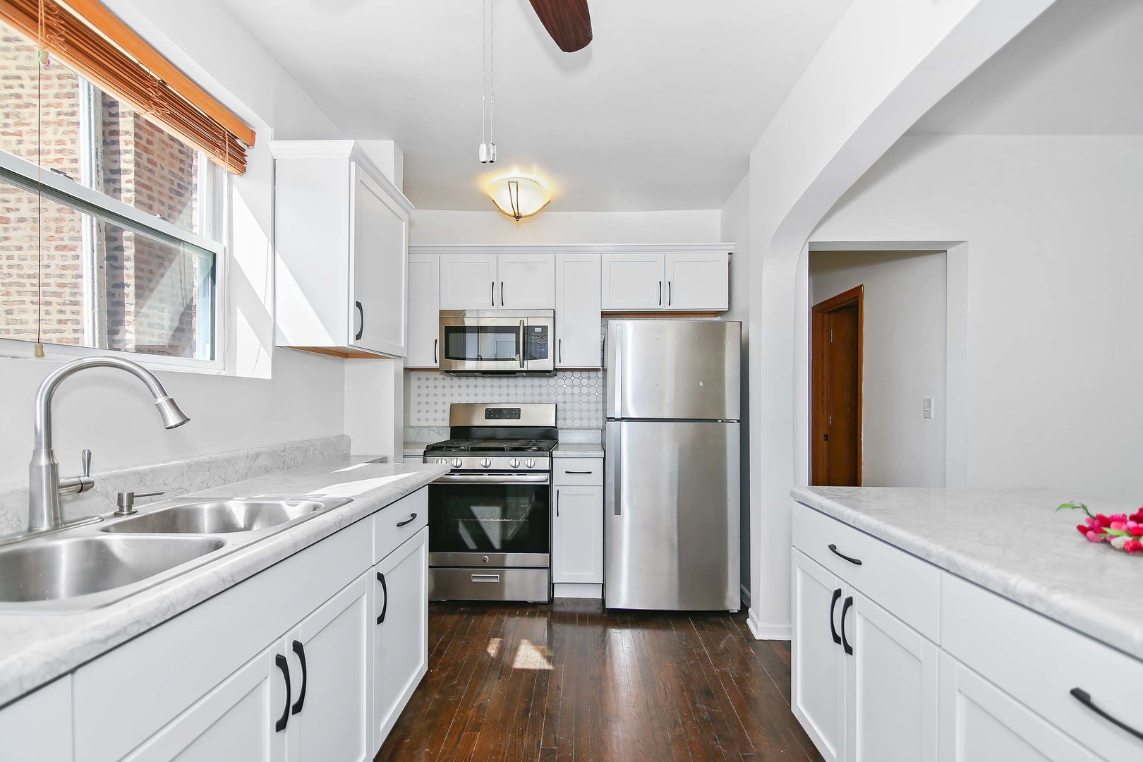 6618 19th Street, Unit 2 Berwyn, IL 60402 - Photo 3 of 13