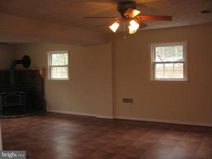 4025 Laurel Road Alexandria, VA 22309 - Photo 19 of 24 Family Room