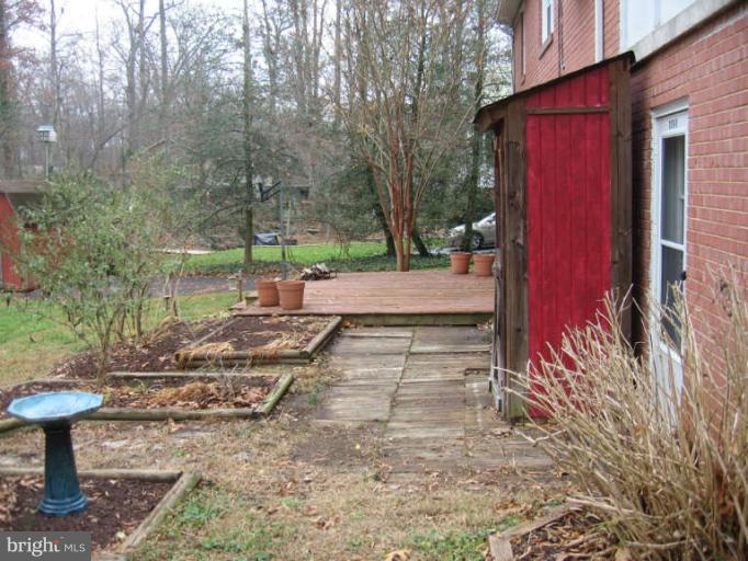 4025 Laurel Road Alexandria, VA 22309 - Photo 21 of 24 Exterior (Rear)