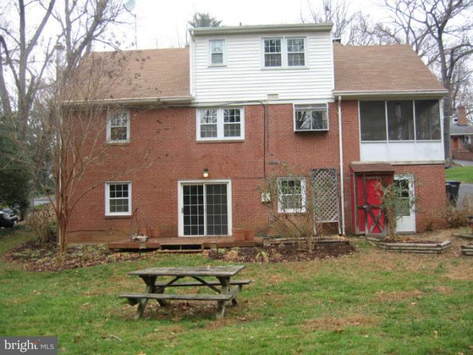 4025 Laurel Road Alexandria, VA 22309 - Photo 24 of 24 Exterior (Rear)