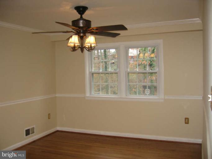4025 Laurel Road Alexandria, VA 22309 - Photo 5 of 24 Dining Room