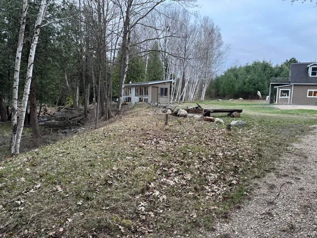 $264,900 | 264 South 30th Avenue, Sears, MI 49679