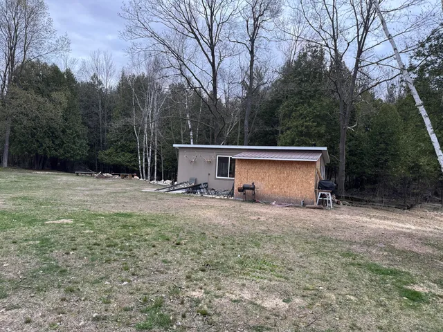 $264,900 | 264 South 30th Avenue, Sears, MI 49679