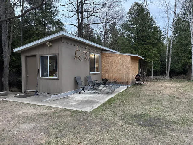 $264,900 | 264 South 30th Avenue, Sears, MI 49679