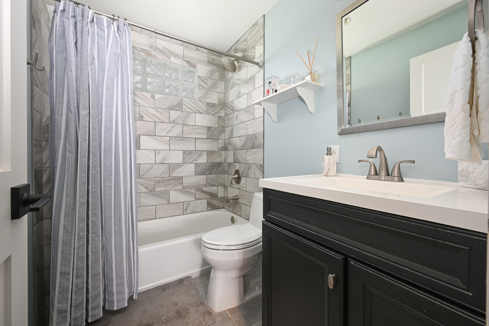 140 West Frontage Road Northfield, IL 60093 - Photo 12 of 29 Gallery Image 12