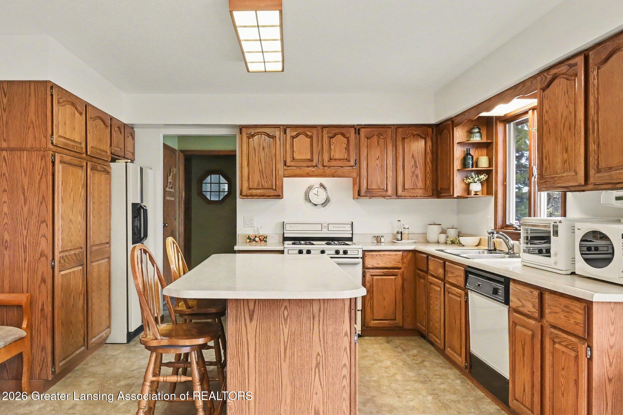 9055 Randolph Road Munith, MI 49259 - Photo 6 of 25 Kitchen
