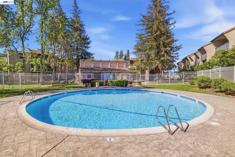 $299,800 | 1087 Murrieta Boulevard, Unit 339, Livermore, CA 94550