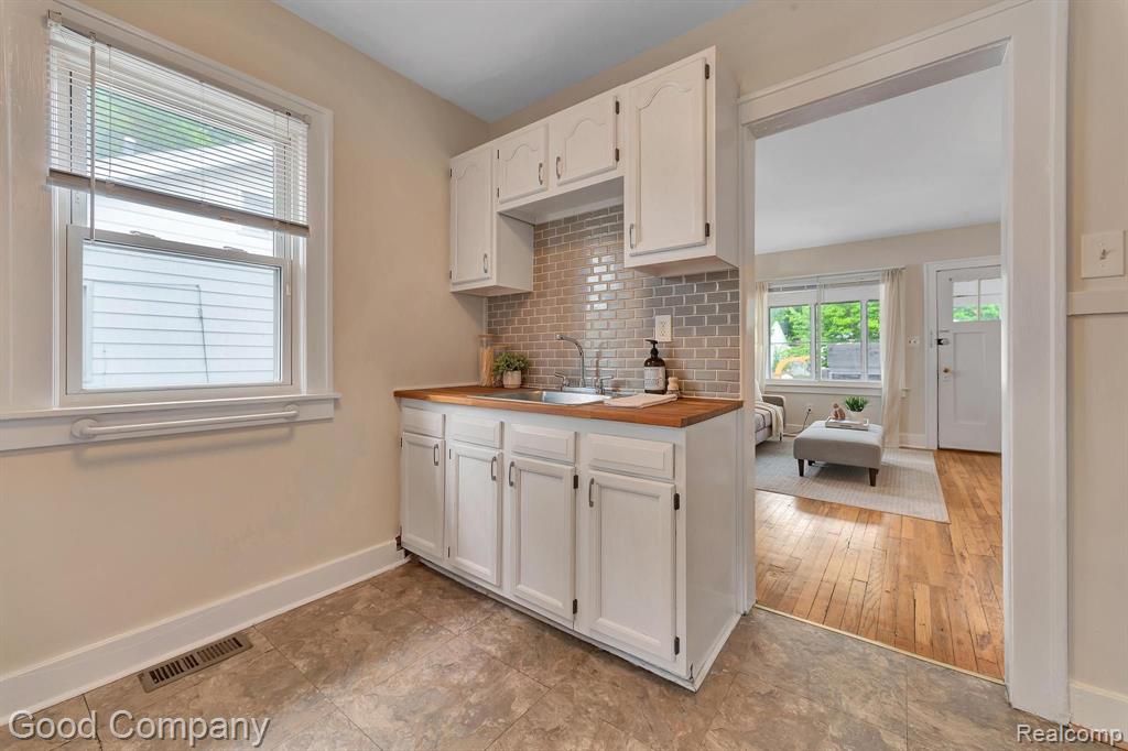 2104 Romeo Street Ferndale, MI 48220 - Photo 9 of 26