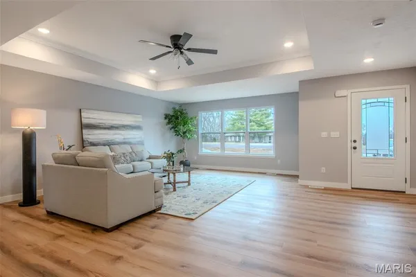 $389,900 | 12301 County Road 4037, Holts Summit, MO 65043