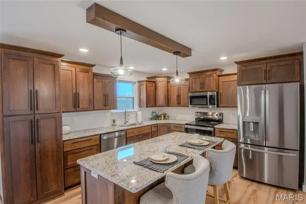 $389,900 | 12301 County Road 4037, Holts Summit, MO 65043