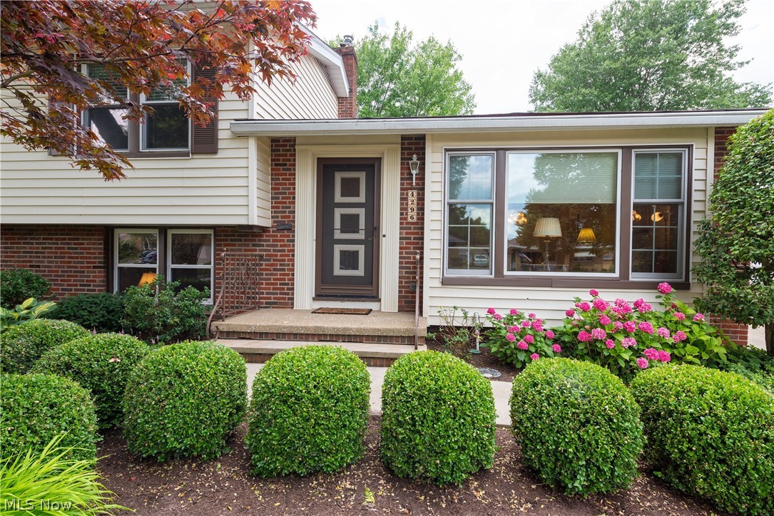 4296 Grannis Road Cleveland, OH 44126 - Photo 2 of 30 Gallery Image 2