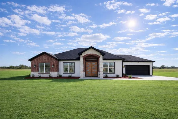 $459,999 | 7442 County Road 4023, Kemp, TX 75143