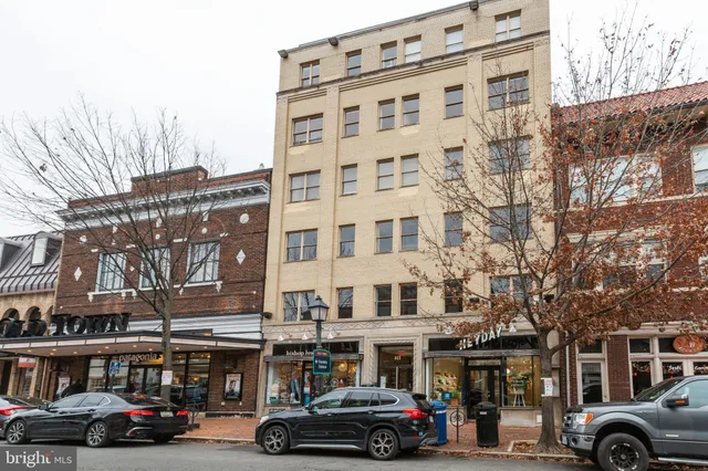 $2,750 | 815 King Street, Unit 6C, Alexandria, VA 22314