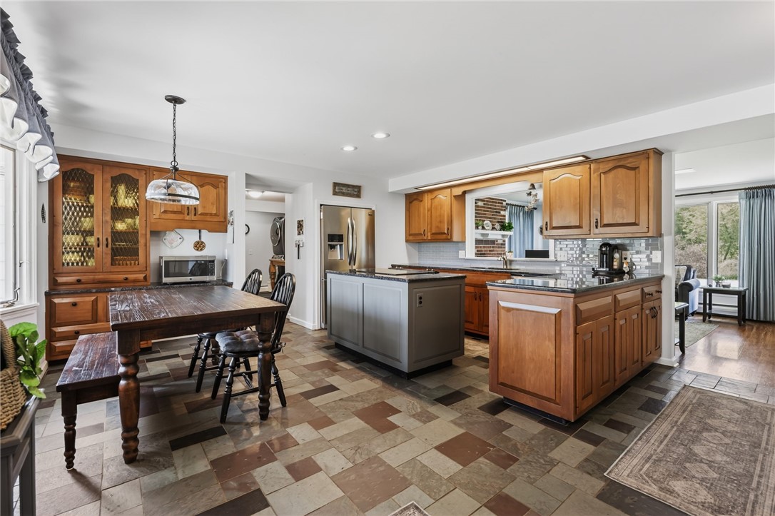 364 Island Cottage Road Greece, NY 14612 - Photo 4 of 49