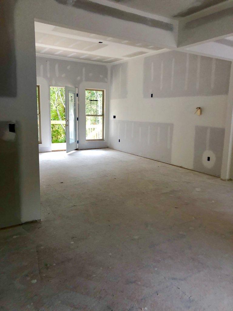 1200 Springview Drive Chattanooga, TN 37421 - Photo 4 of 10 Living Room