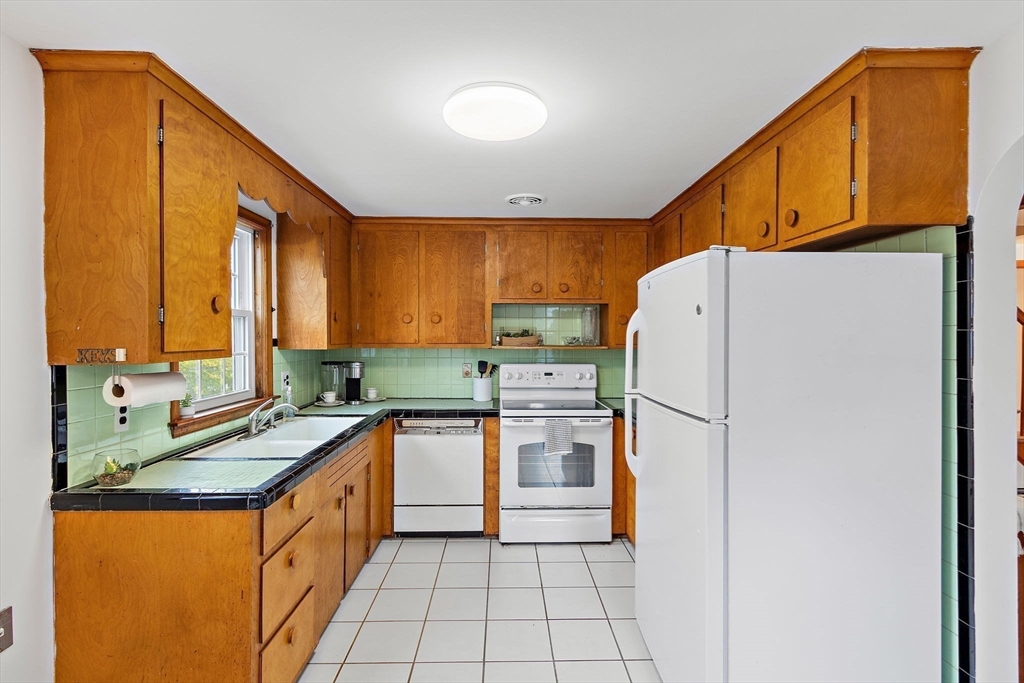 60 Fleming Street Dedham, MA 02026 - Photo 14 of 39