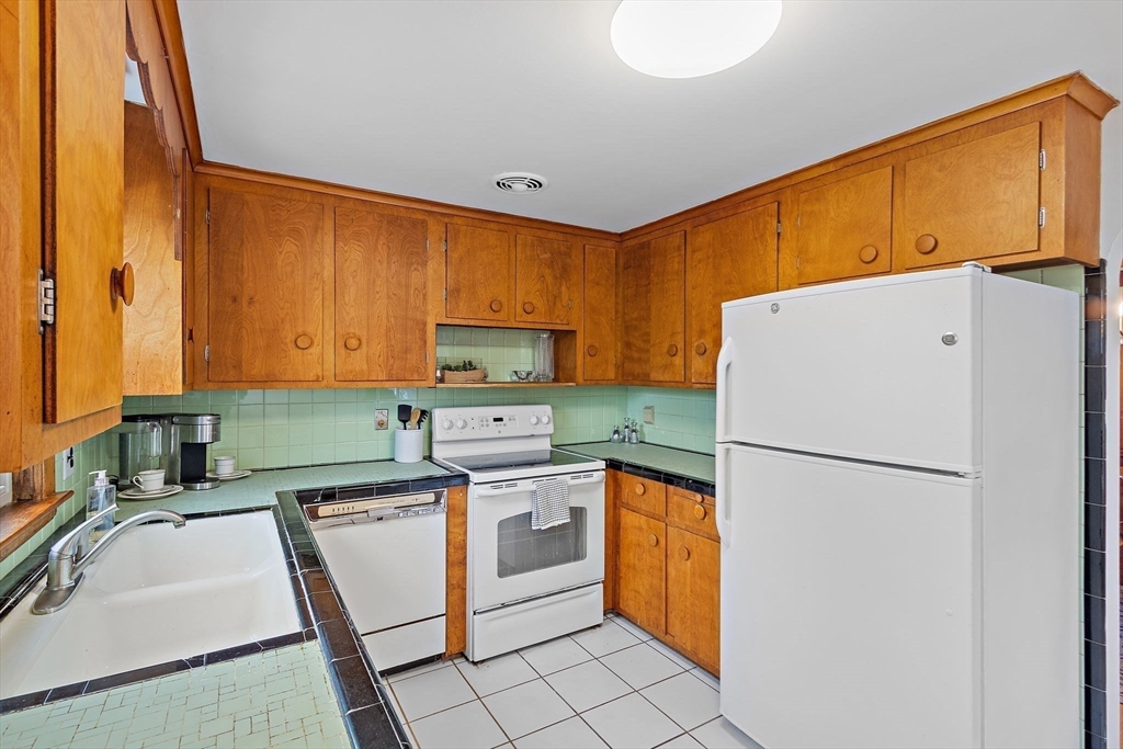 60 Fleming Street Dedham, MA 02026 - Photo 15 of 39