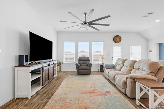 $2,500 | 8950 Rancher Place, Seguin, TX 78155