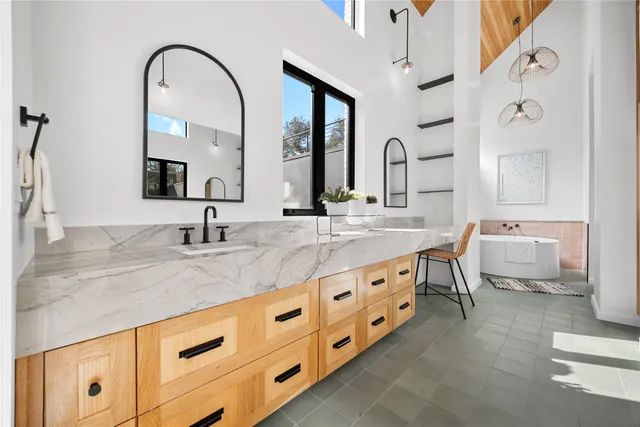 $2,095,000 | 7805 Lazy River Cove, Austin, TX 78730