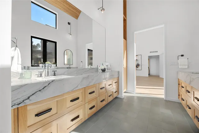 $2,095,000 | 7805 Lazy River Cove, Austin, TX 78730