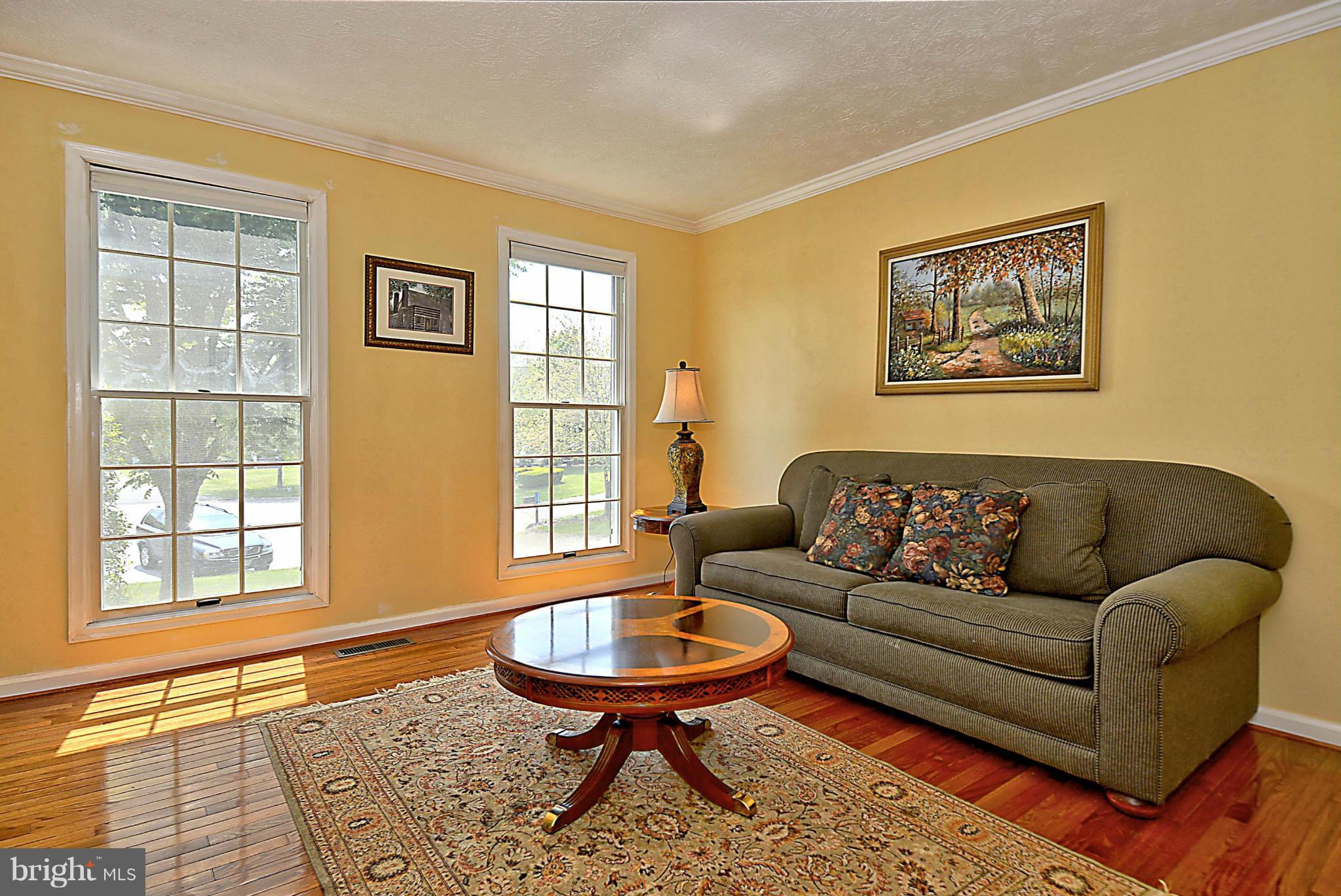 17245 Spates Hill Road Poolesville, MD 20837 - Photo 14 of 30 Living Room