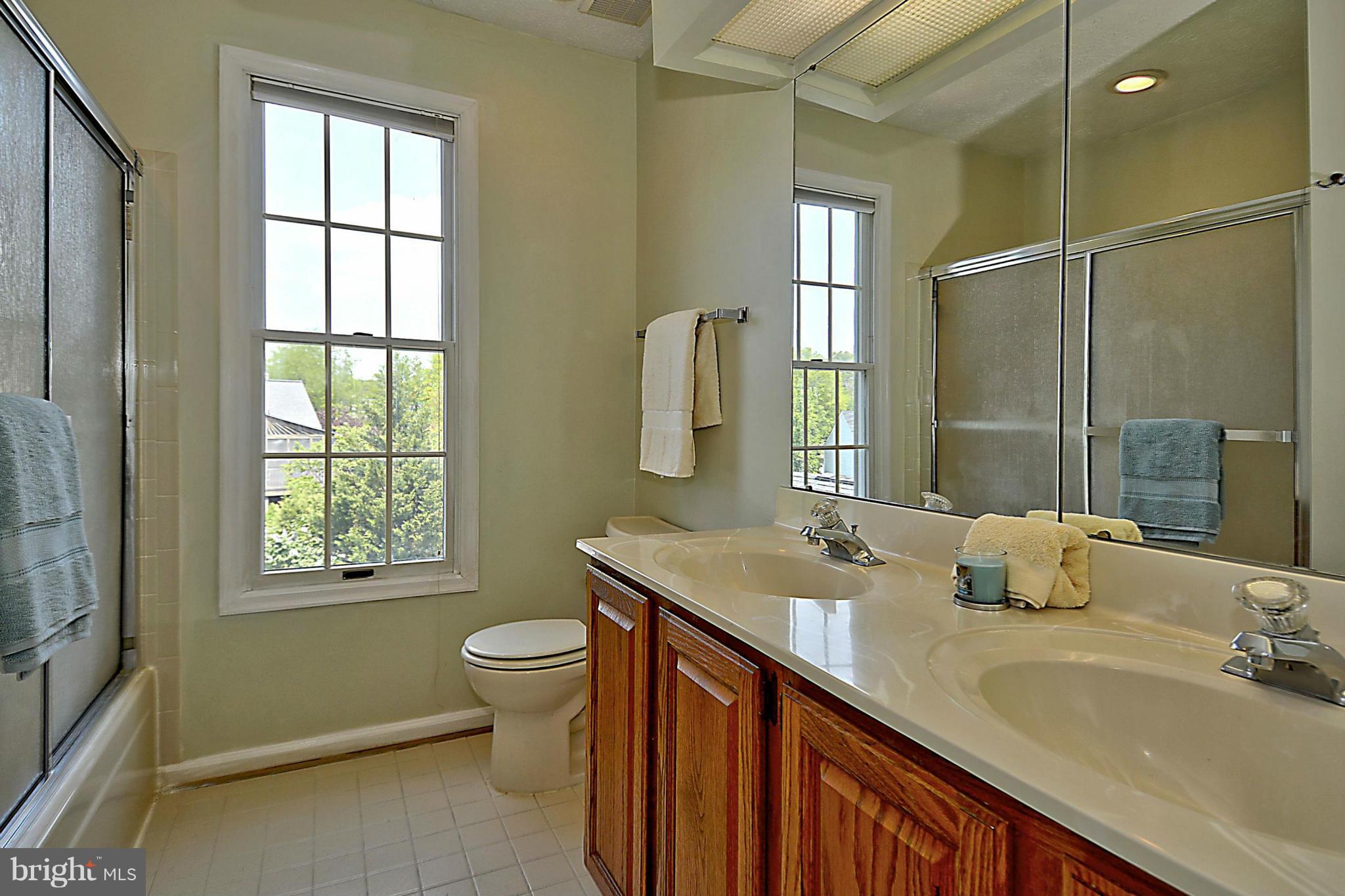 17245 Spates Hill Road Poolesville, MD 20837 - Photo 23 of 30 Bath