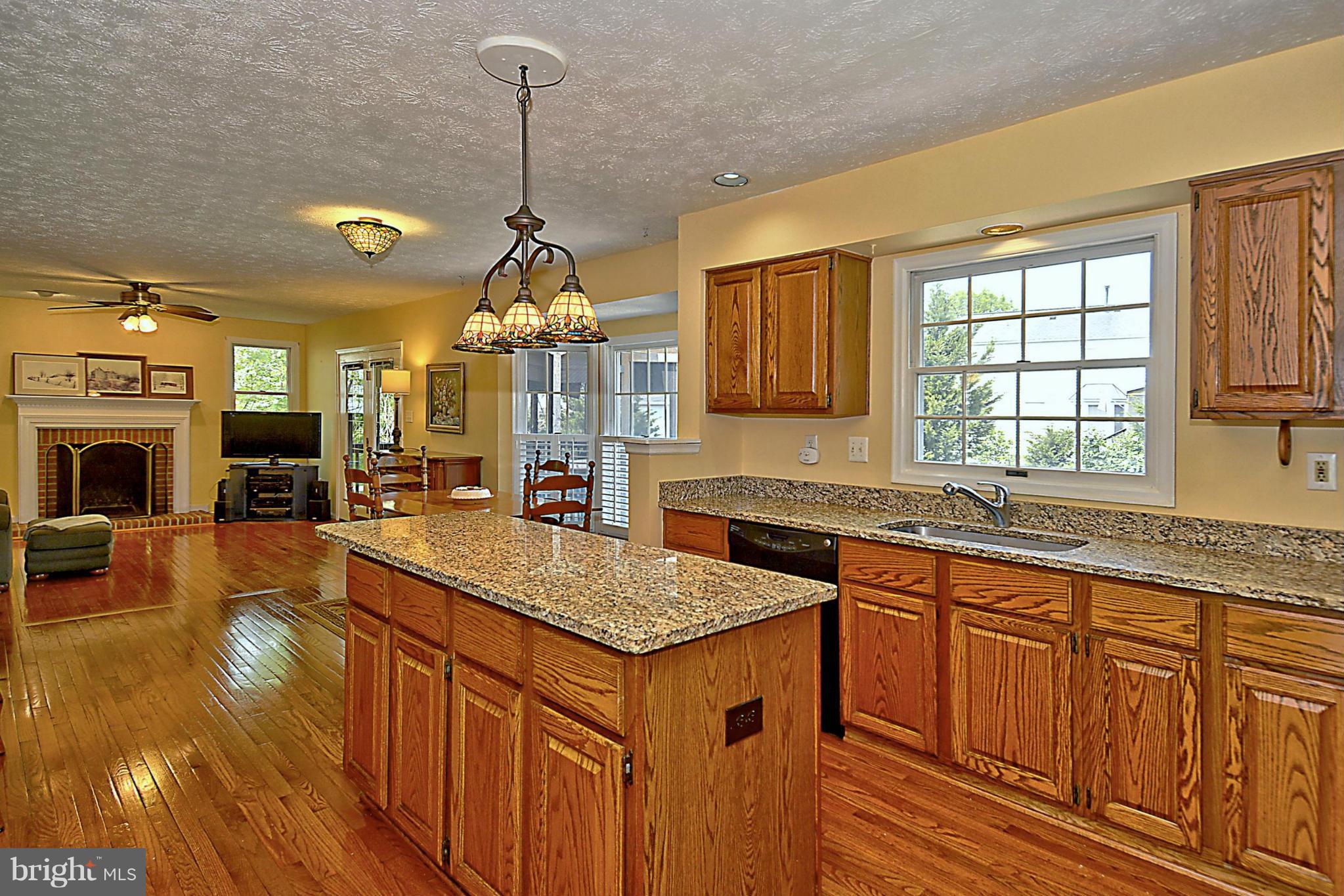 17245 Spates Hill Road Poolesville, MD 20837 - Photo 5 of 30 Kitchen