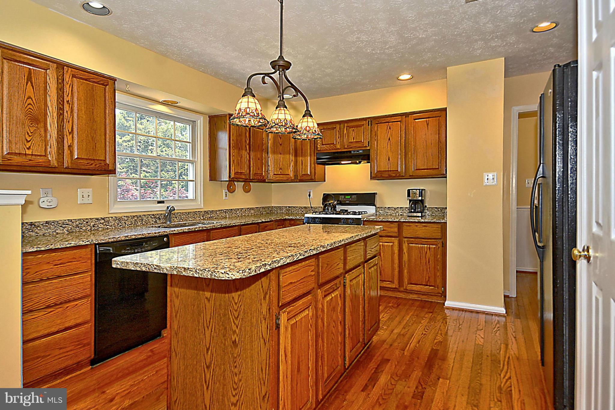 17245 Spates Hill Road Poolesville, MD 20837 - Photo 6 of 30 Kitchen