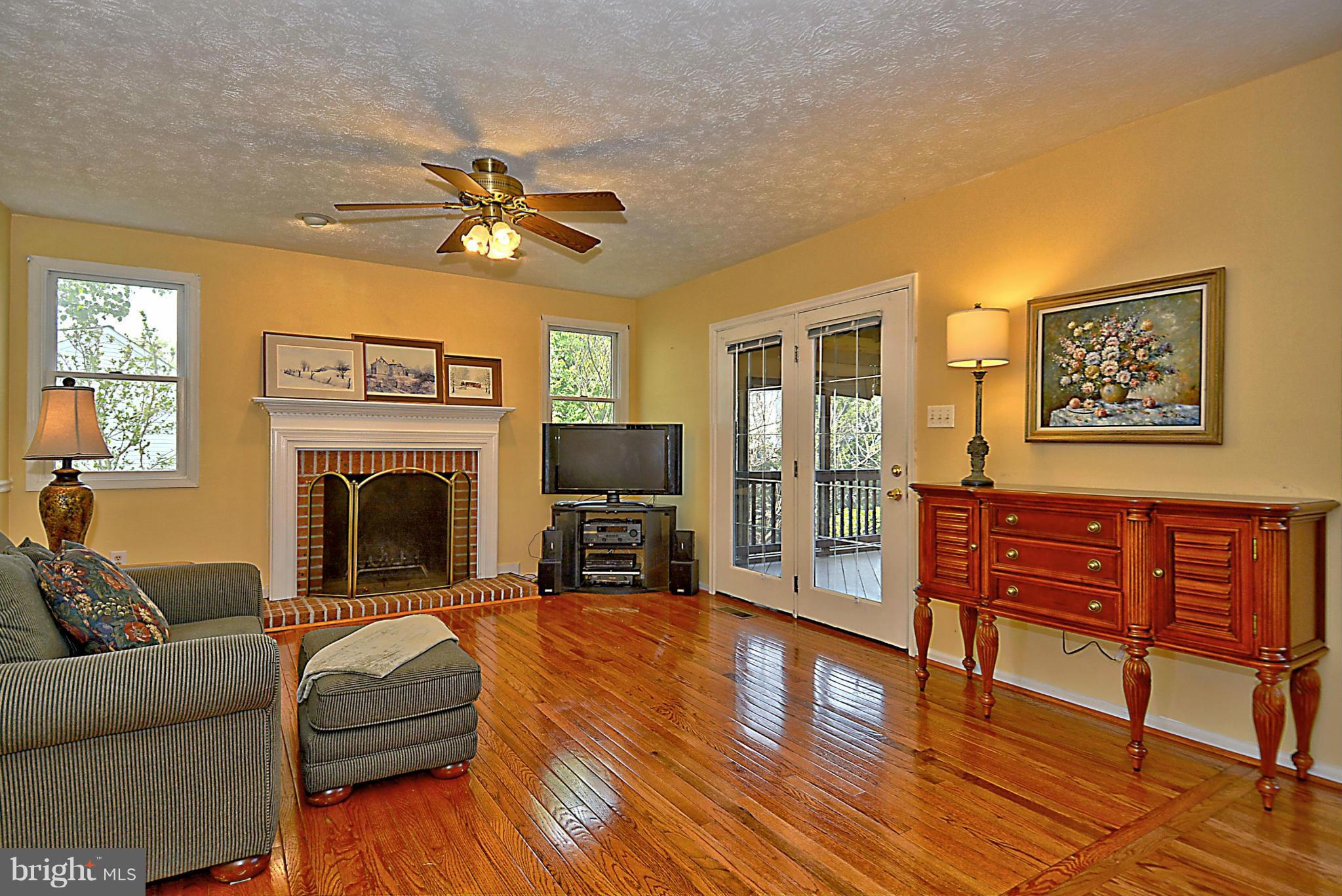 17245 Spates Hill Road Poolesville, MD 20837 - Photo 7 of 30 Family Room