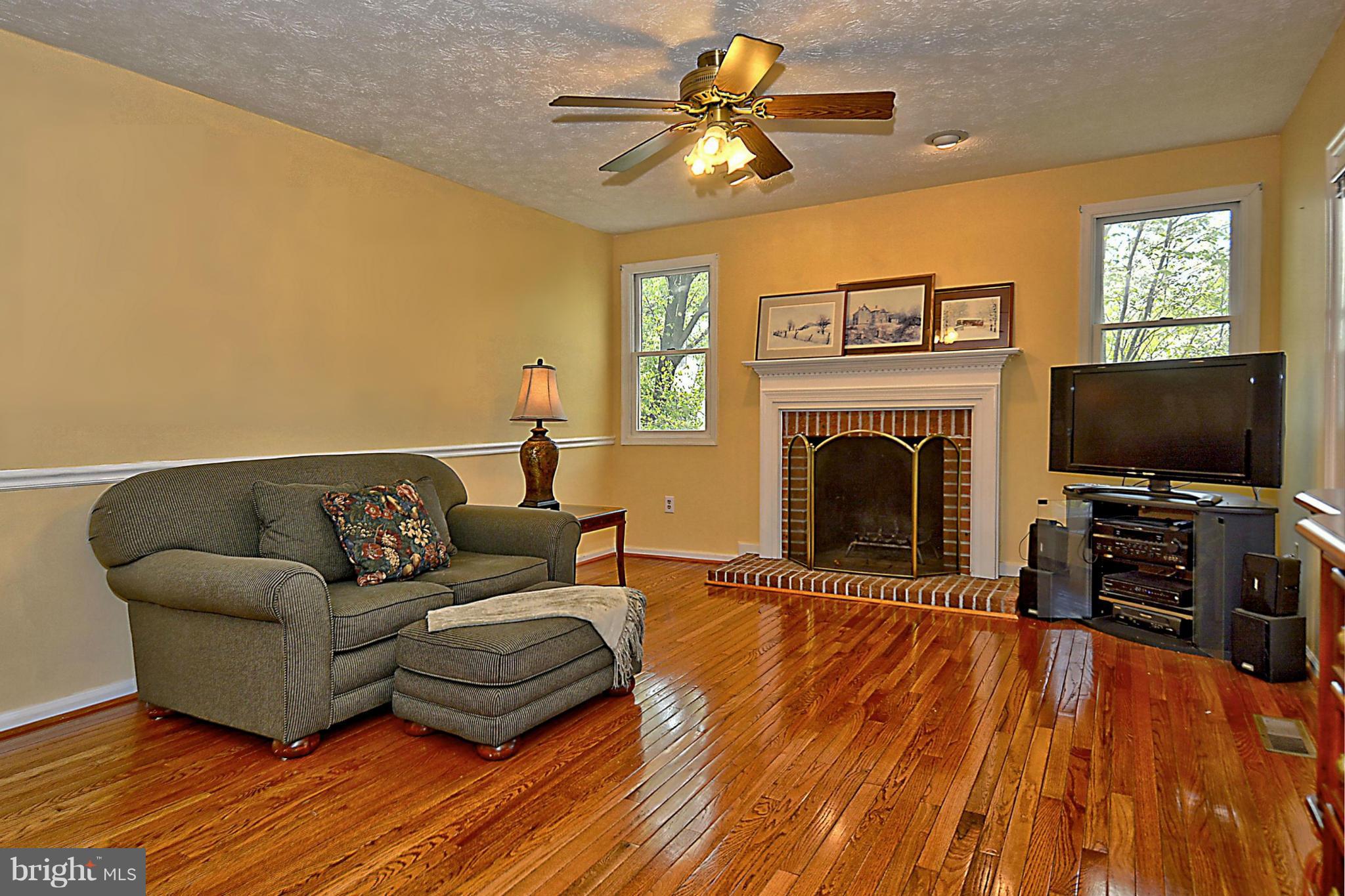 17245 Spates Hill Road Poolesville, MD 20837 - Photo 8 of 30 Family Room