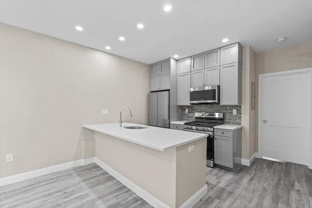 $4,200 | 769 East 6th Street, Unit 1, Boston, MA 02127