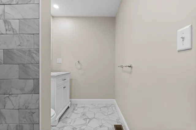 $4,200 | 769 East 6th Street, Unit 1, Boston, MA 02127