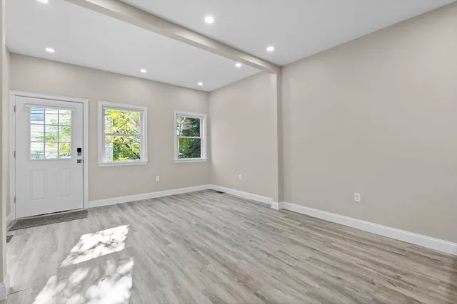 $4,200 | 769 East 6th Street, Unit 1, Boston, MA 02127