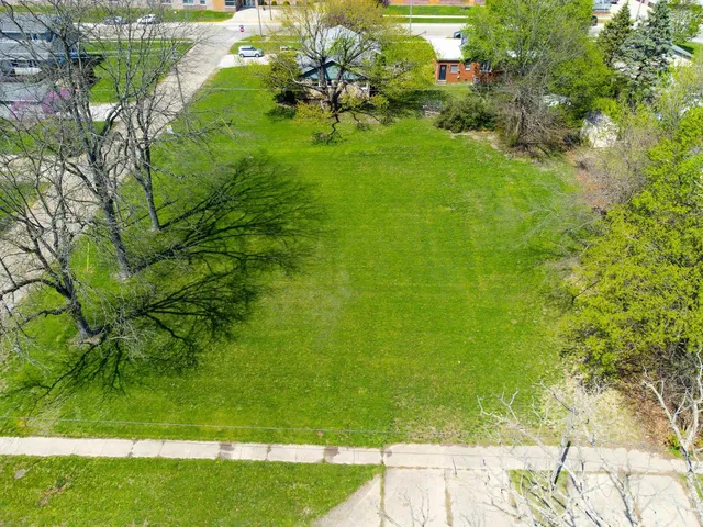 $40,000 | 600 East Cedar Street, Le Roy, IL 61752