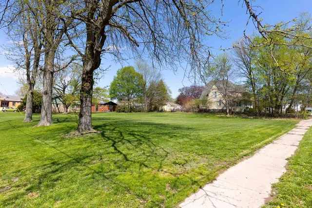 $40,000 | 600 East Cedar Street, Le Roy, IL 61752